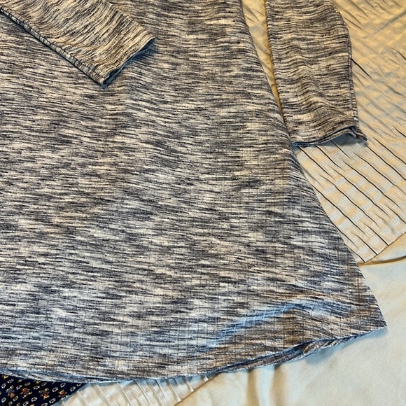 🟢 BUNDLE 2 ITEMS for 20$ - Girls DRESS Bundle Size 6 - Picture 4 of 10